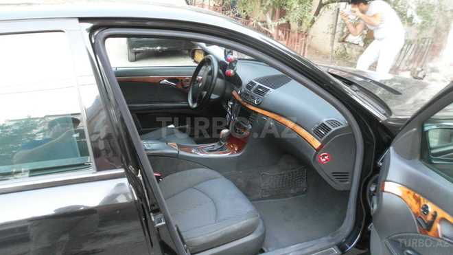 Mercedes E 320 2003, 215,000 km - 3.2 l - Bakı