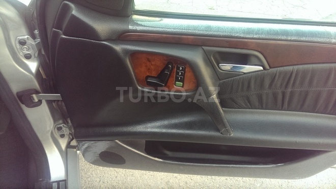 Mercedes E 300 1998, 230,000 km - 3.0 l - Bakı