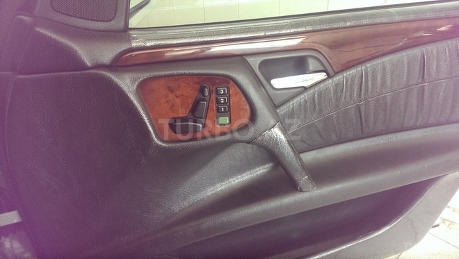 Mercedes E 300 1998, 230,000 km - 3.0 l - Bakı