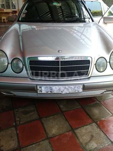 Mercedes E 220 1999, 258,000 km - 2.2 l - Şəmkir