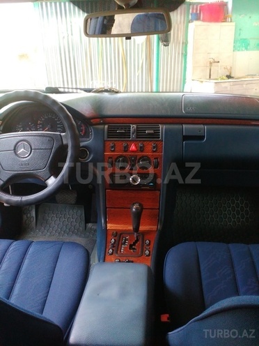 Mercedes E 220 1999, 258,000 km - 2.2 l - Şəmkir
