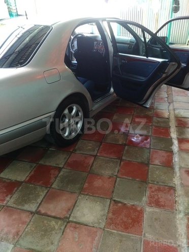 Mercedes E 220 1999, 258,000 km - 2.2 l - Şəmkir