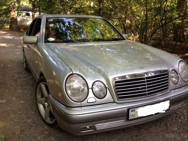 Mercedes E 320 1996, 306,257 km - 3.2 л - Bakı