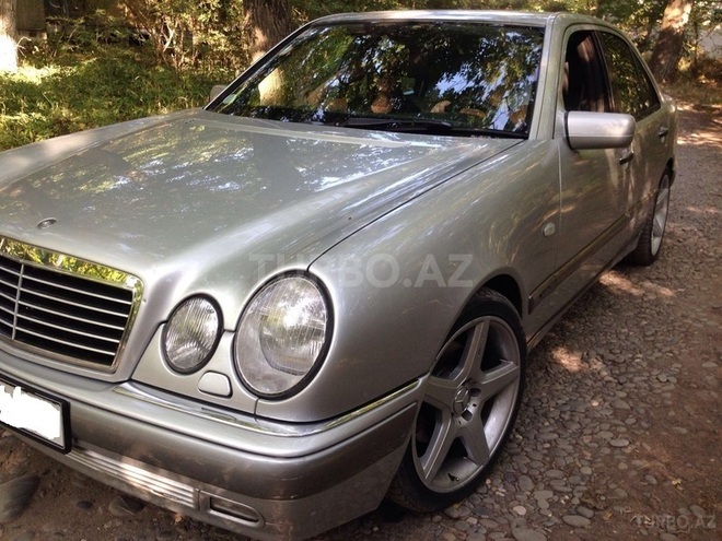 Mercedes E 320 1996, 306,257 km - 3.2 л - Bakı