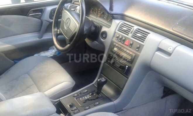 Mercedes E 320 1996, 306,257 km - 3.2 л - Bakı