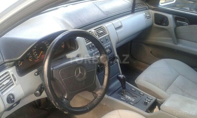 Mercedes E 320 1996, 306,257 km - 3.2 л - Bakı