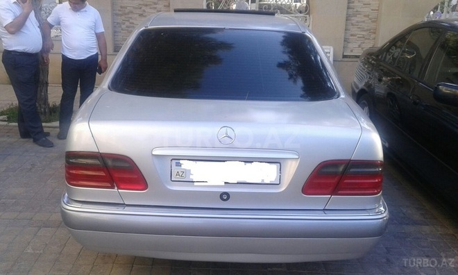 Mercedes E 320 1996, 306,257 km - 3.2 л - Bakı