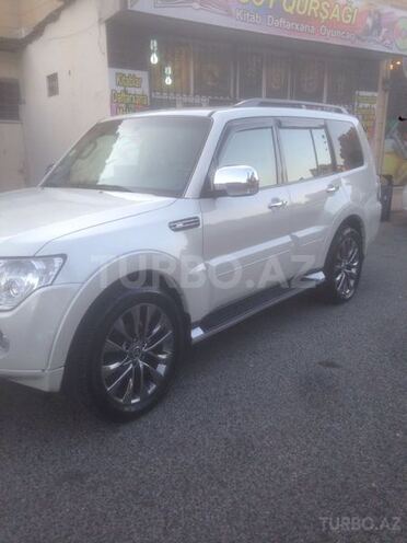Mitsubishi Pajero 2010, 10,057 km - 3.5 l - Bakı