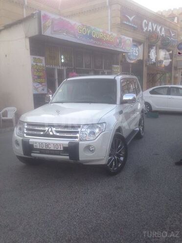 Mitsubishi Pajero 2010, 10,057 km - 3.5 l - Bakı
