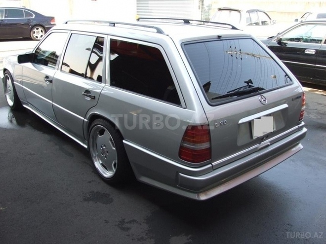 Mercedes E 280 1995, 285,000 km - 2.8 l - Bakı