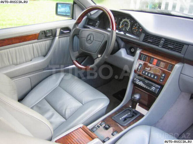 Mercedes E 280 1995, 285,000 km - 2.8 l - Bakı