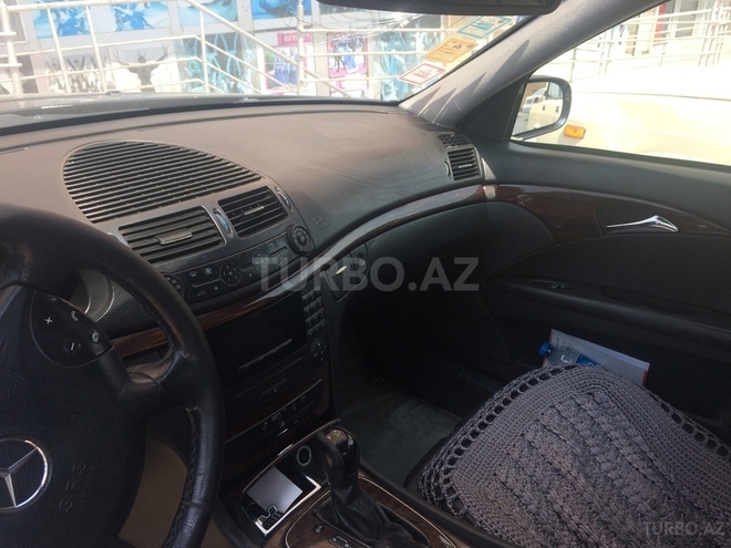 Mercedes E 220 2003, 288,000 km - 2.2 l - Bakı