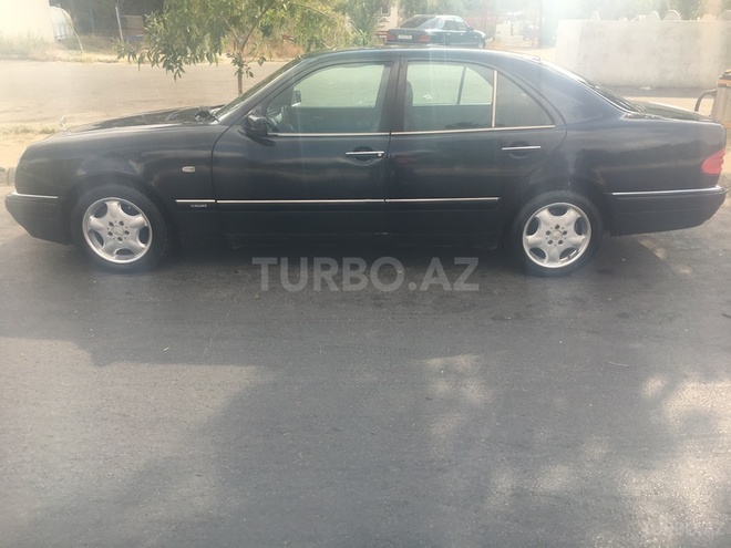 Mercedes E 230 1996, 235,763 km - 2.3 l - Bakı