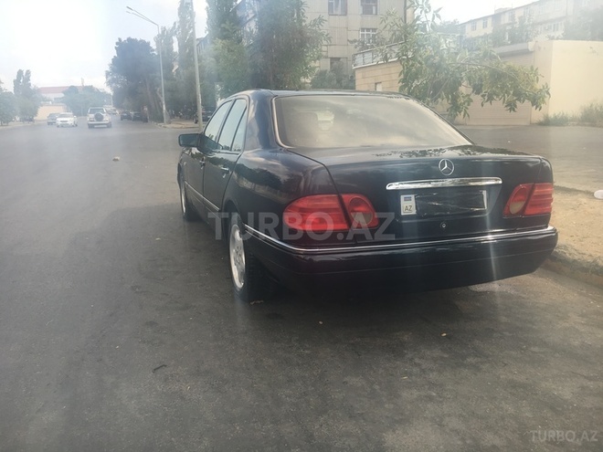 Mercedes E 230 1996, 235,763 km - 2.3 l - Bakı