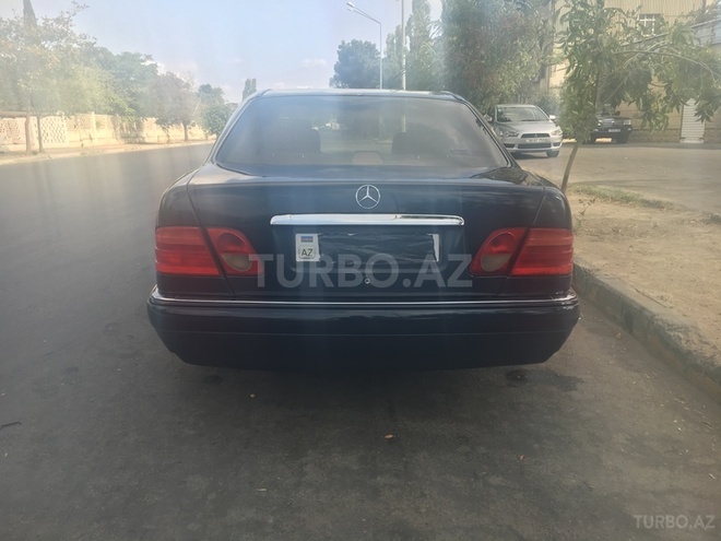 Mercedes E 230 1996, 235,763 km - 2.3 l - Bakı