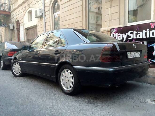 Mercedes C 220 1998, 330,000 km - 2.2 l - Bakı