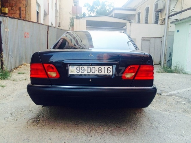 Mercedes E 200 1997, 235,000 km - 2.0 l - Bakı