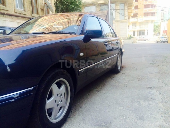 Mercedes E 200 1997, 235,000 km - 2.0 l - Bakı