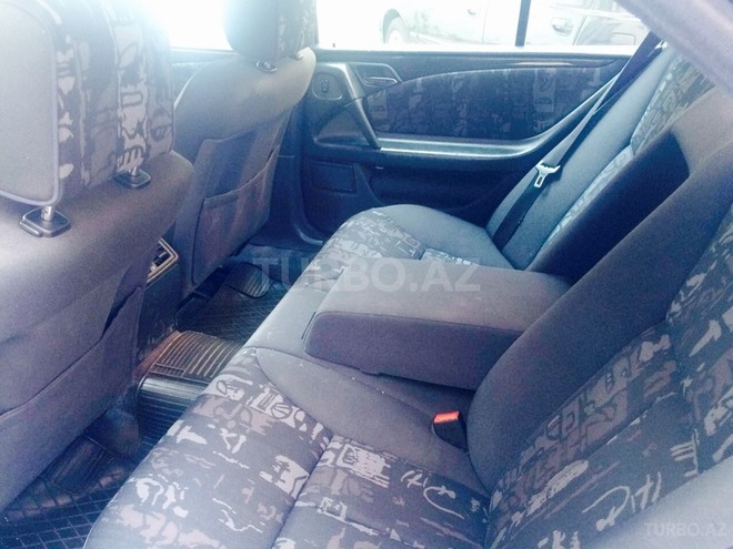 Mercedes E 200 1997, 235,000 km - 2.0 l - Bakı
