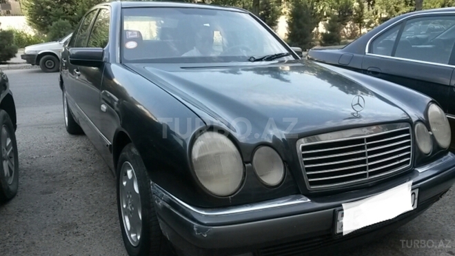 Mercedes E 230 1998, 289,000 km - 2.3 l - Bakı