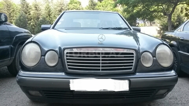 Mercedes E 230 1998, 289,000 km - 2.3 l - Bakı