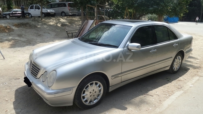 Mercedes E 280 2001, 246,000 km - 2.8 л - Bakı