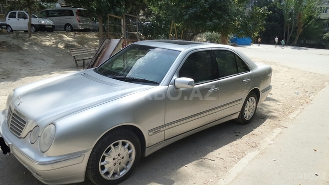 Mercedes E 280 2001, 246,000 km - 2.8 л - Bakı