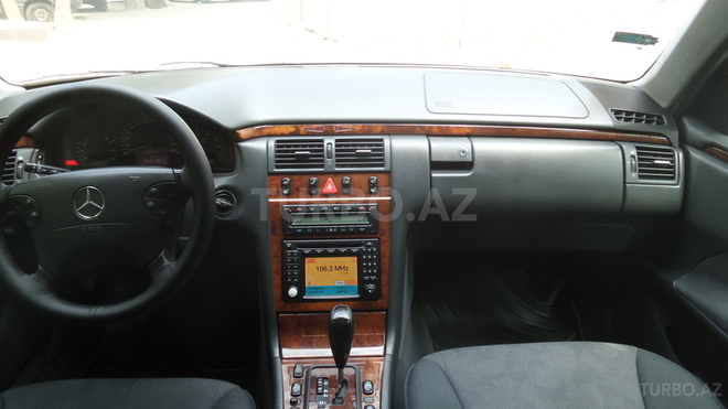 Mercedes E 280 2001, 246,000 km - 2.8 л - Bakı