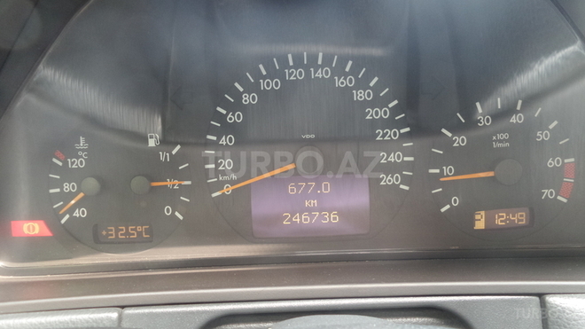 Mercedes E 280 2001, 246,000 km - 2.8 л - Bakı