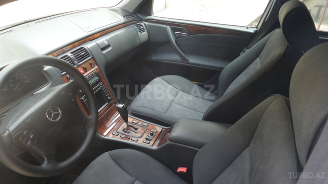 Mercedes E 280 2001, 246,000 km - 2.8 л - Bakı