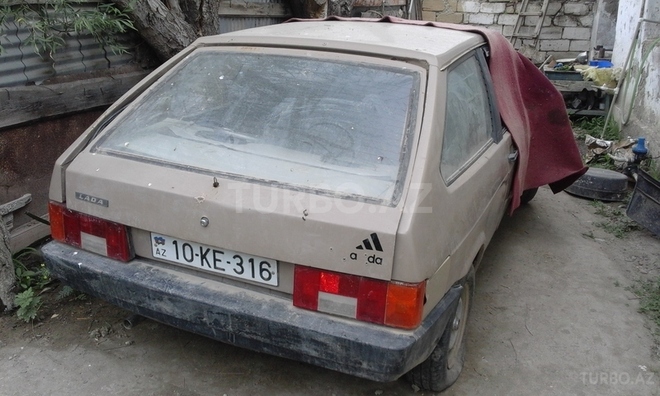 LADA (VAZ) 2108 1988, 100,000 km - 1.3 l - Salyan