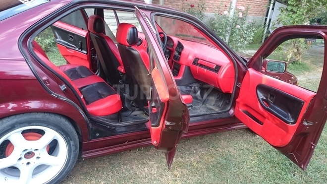 BMW 318 1993, 340,260 km - 1.9 l - Zaqatala