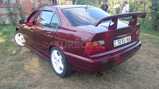 BMW 318 1993, 340,260 km - 1.9 l - Zaqatala