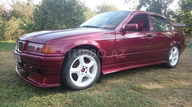 BMW 318 1993, 340,260 km - 1.9 l - Zaqatala