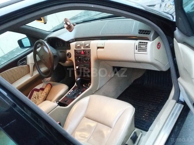 Mercedes E 230 1996, 389,465 km - 2.3 л - Bakı