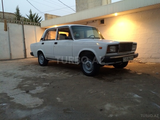 LADA (VAZ) 2107 2004, 150,000 km - 1.5 л - Salyan