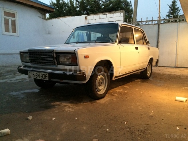 LADA (VAZ) 2107 2004, 150,000 km - 1.5 л - Salyan