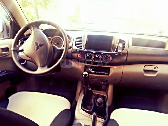 Mitsubishi L200 2013, 94,000 km - 2.5 л - Bakı