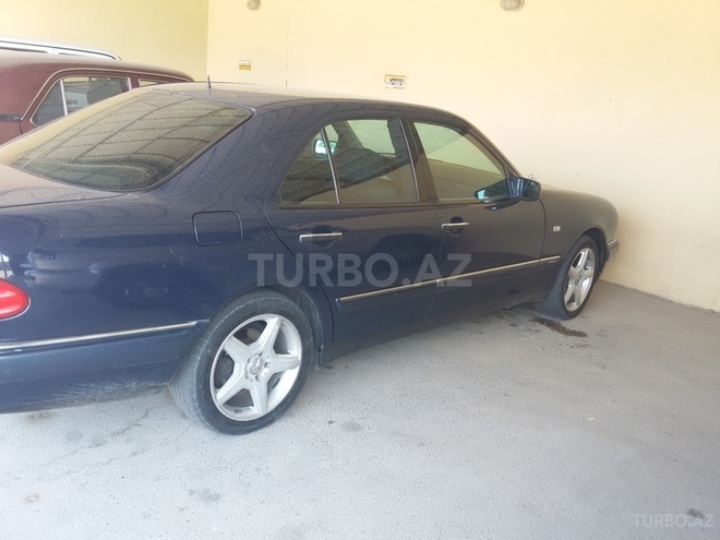 Mercedes E 240 1999, 242,000 km - 2.4 l - Bakı