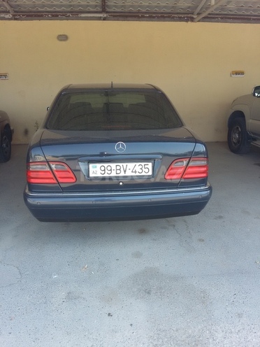 Mercedes E 240 1999, 242,000 km - 2.4 l - Bakı