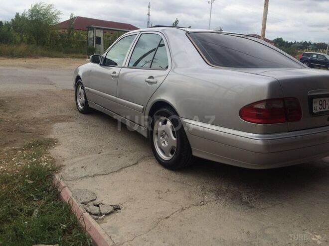 Mercedes E 220 1999, 322,219 km - 2.2 l - Bakı
