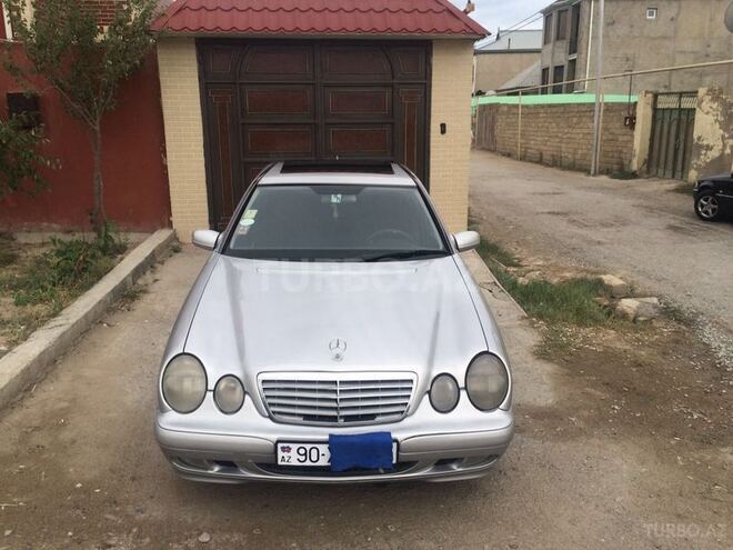 Mercedes E 220 1999, 322,219 km - 2.2 l - Bakı