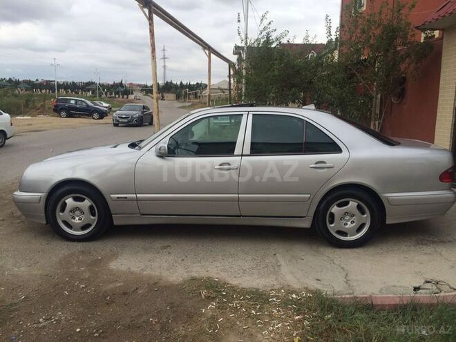Mercedes E 220 1999, 322,219 km - 2.2 l - Bakı