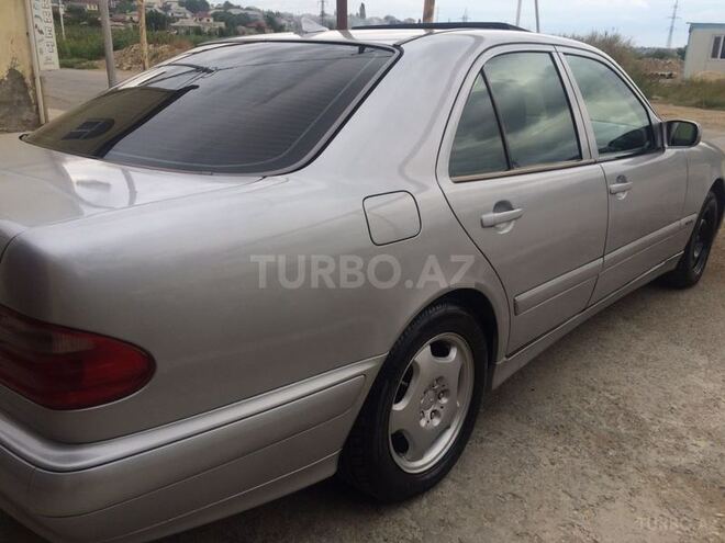 Mercedes E 220 1999, 322,219 km - 2.2 l - Bakı