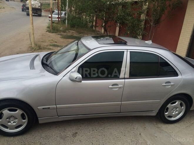 Mercedes E 220 1999, 322,219 km - 2.2 l - Bakı