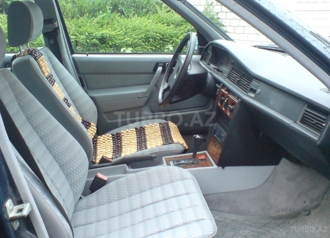 Mercedes 190 1991, 300,000 km - 2.0 l - Şəki