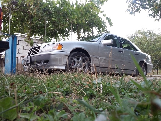 Mercedes C 230 1998, 220,000 km - 2.3 l - Qusar