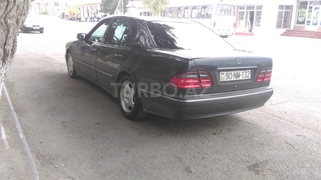 Mercedes E 240 2000, 200,058 km - 2.4 l - Bakı