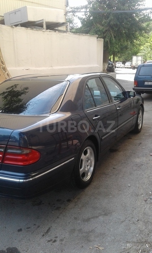 Mercedes E 240 2000, 214,000 km - 2.4 l - Bakı