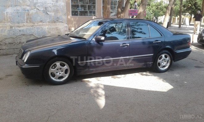Mercedes E 240 2000, 214,000 km - 2.4 l - Bakı